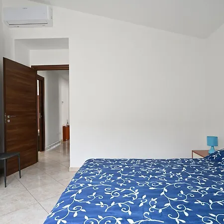 Casa Per Piu Famiglie